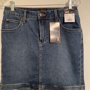 Lee Women's (6) Classic Blue Denim Jean Skort/Skirt with Shirt underneath.